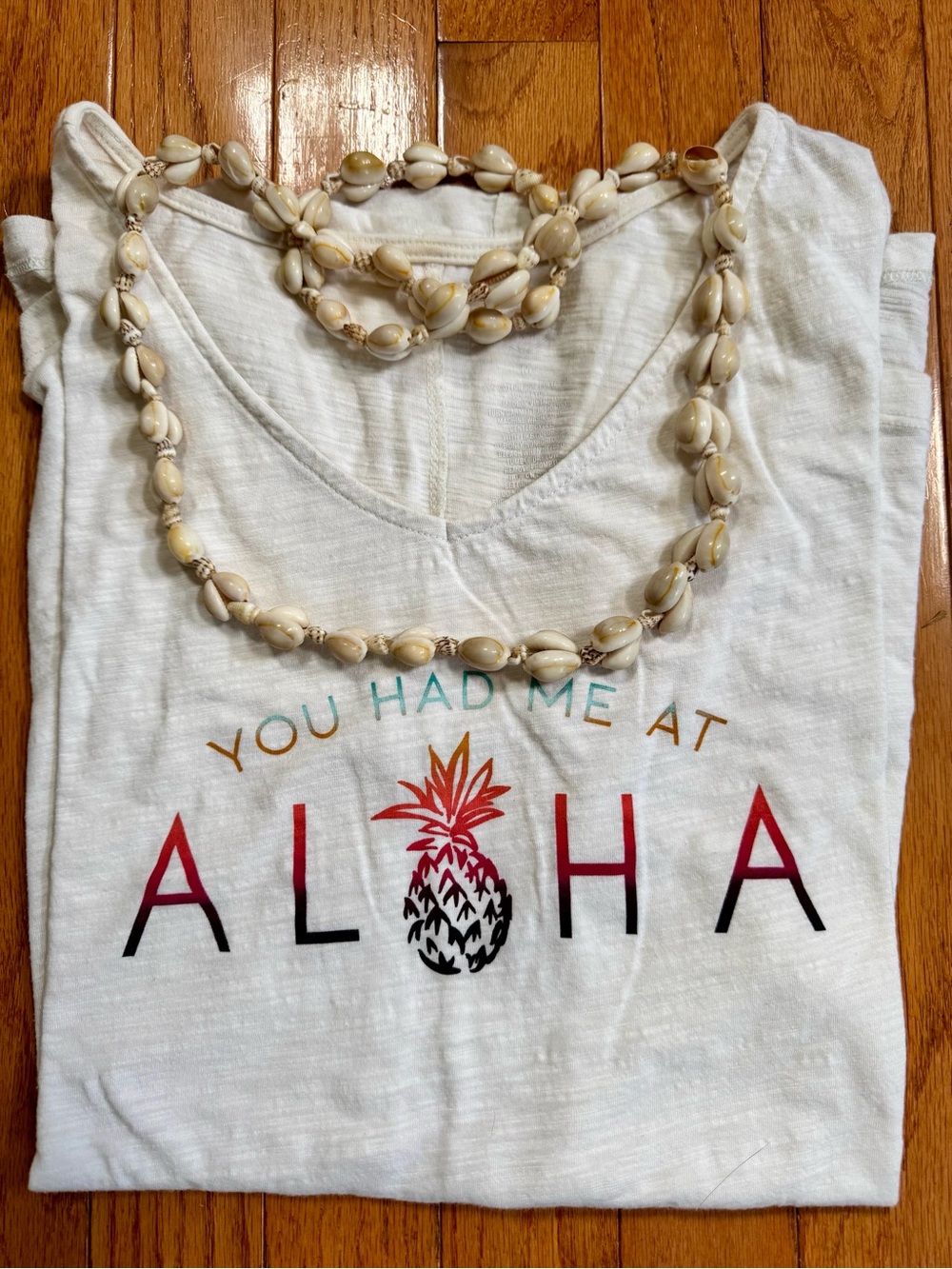 You Had Me at Aloha Tee Women’s M Cream Slub Knit Pineapple Graphic + Shell Lei